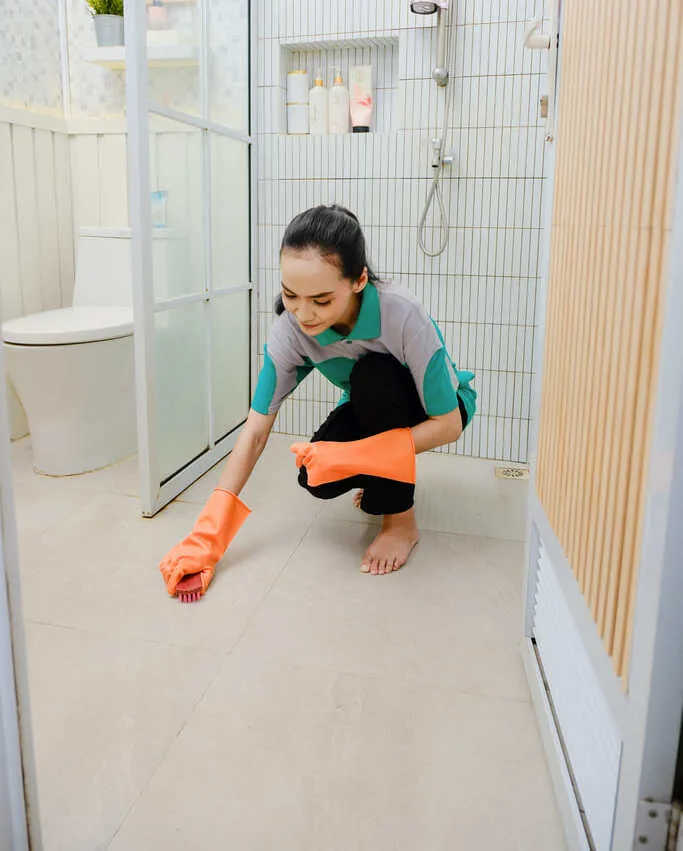 general-cleaning-bersihakn-toilet-dan-kamar-mandi